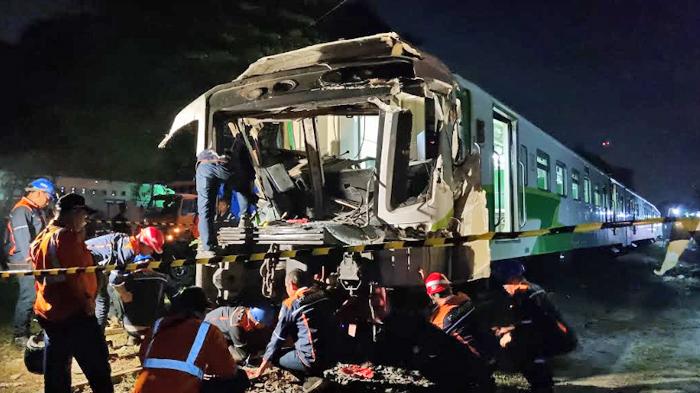 KECELAKAAN-KERETA-GRESIK-Kondisi-KA-Commuter-Line-Jenggala.jpg