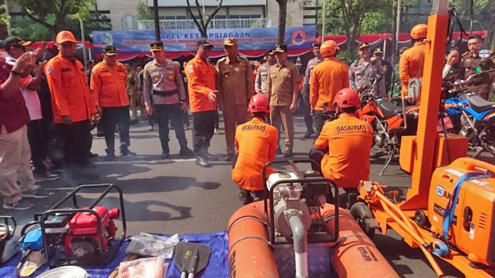 KESIAPAN-PERSONEL-Bupati-Tulungagung-Gatut-Sunu-Wibowo-melihat-kesi.jpg