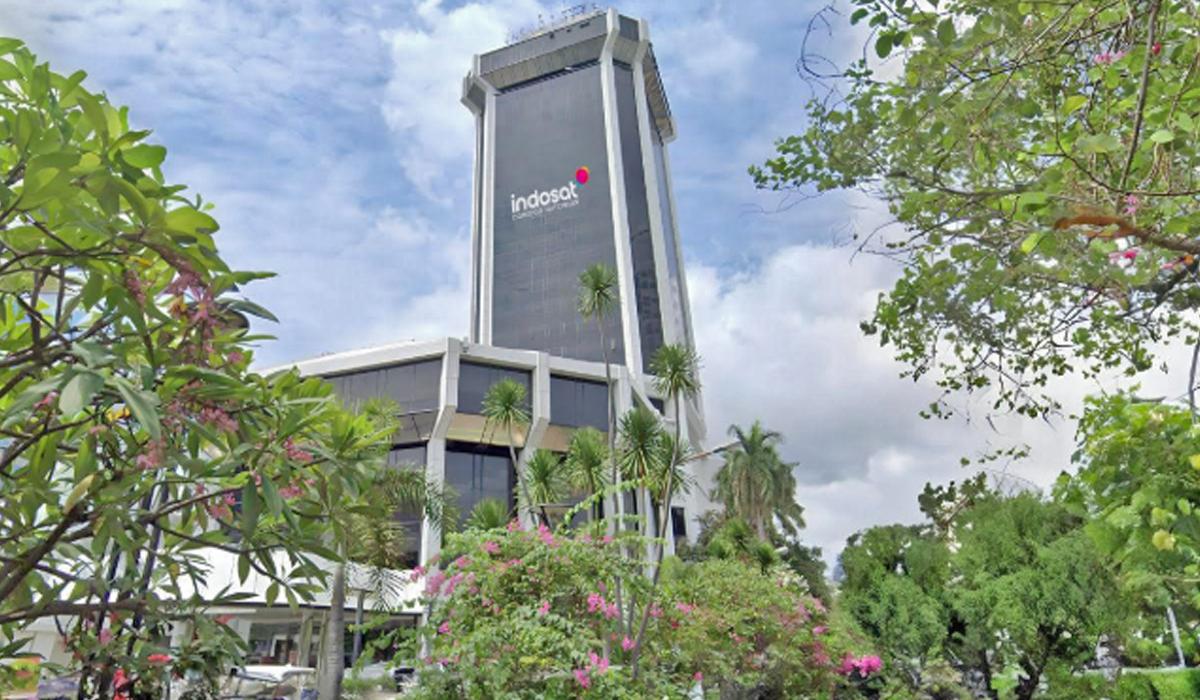 KINERJA-POSITIF-Gedung-kantor-pusat-Indosat-Ooredoo-Hutchison-IOH-di.jpg