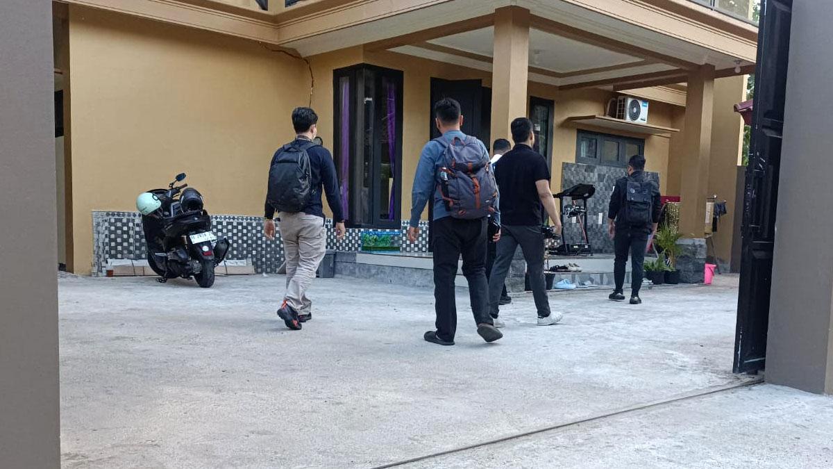 KPK Geledah Rumah Pengusaha Pacitan, Diduga Terkait Kasus Sugiri Sancoko