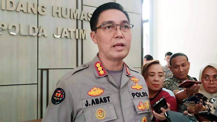 Kabid-Humas-Polda-Jatim-Kombes-Pol-Jules-Abraham-Abast-1282025.jpg