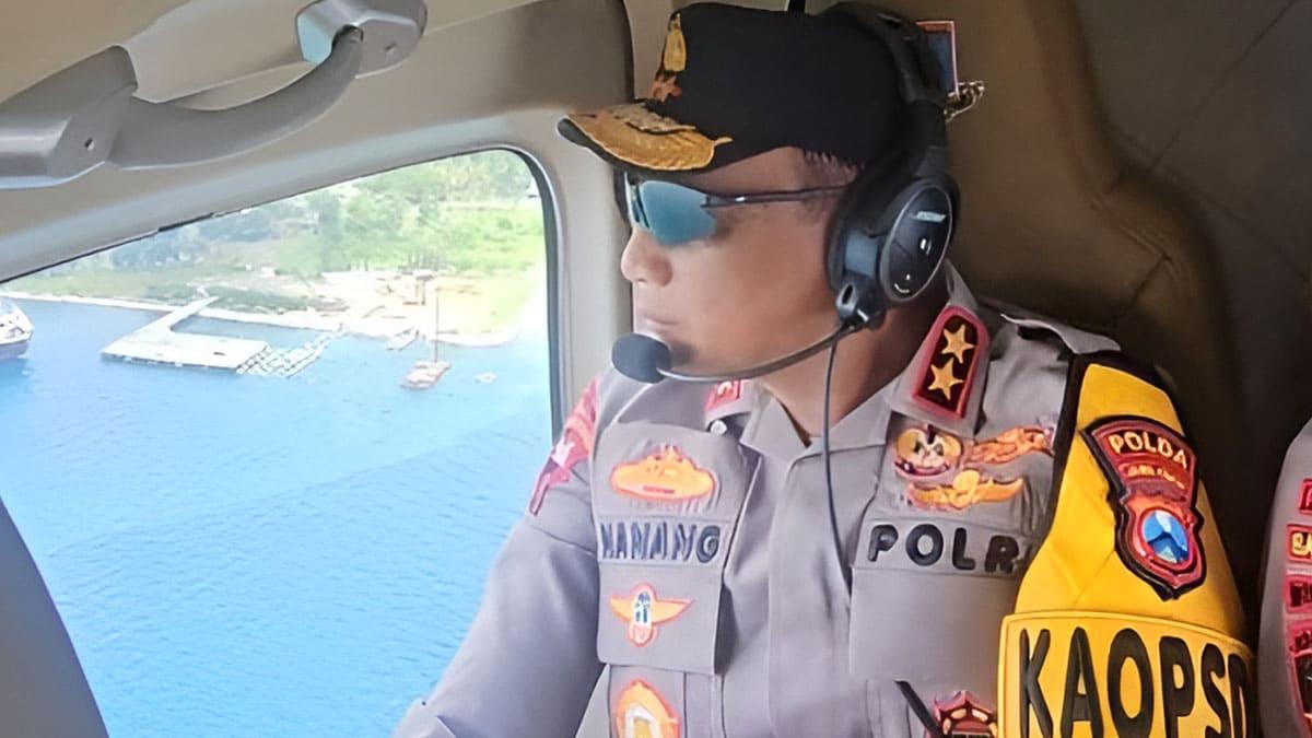 Kapolda-Jatim-Irjen-Pol-Nanang-Avianto-naik-helikopter-pantau-lalu-lintas-Jawa-Timur.jpg