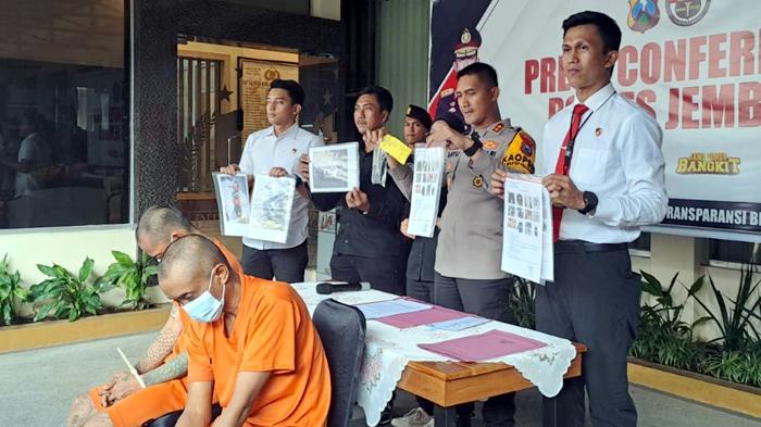 Kapolres-Jember-AKBP-Bayu-Pratama-Gubunagi-pres-rillis-ungkap-kasus-curanmor.jpg