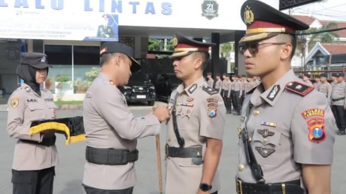 Kapolres-Lamongan-AKBP-Agus-Dwi-Suryanto-di-halaman-Mapolres-Lamongan.jpg