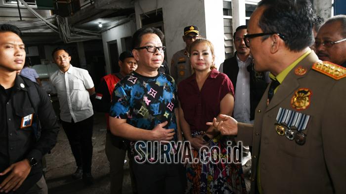 Kasus-penahanan-ijazah-puluhan-karyawan-oleh-Jan-Hwa-Diana.jpg