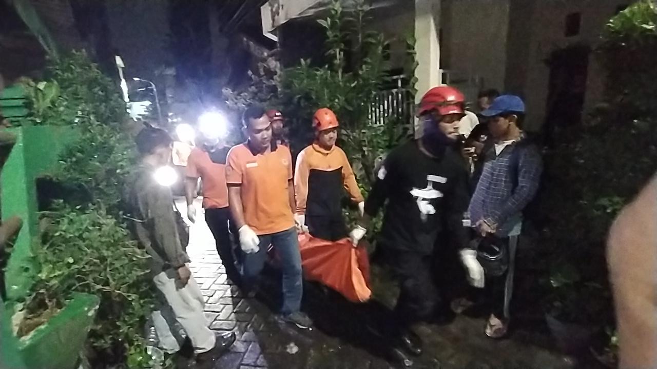 BREAKING NEWS Kebakaran Rumah di Surabaya Nenek dan Cucu Tewas, Diduga dari Charger Motor Listrik