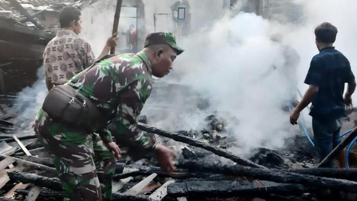 Kebakaran-rumah-saudara-di-Situbondo.jpg