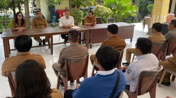 Sidak Kelurahan Kebraon Surabaya, Wali Kota Eri Cahyadi Terima Aduan Oknum Lakukan Pungli