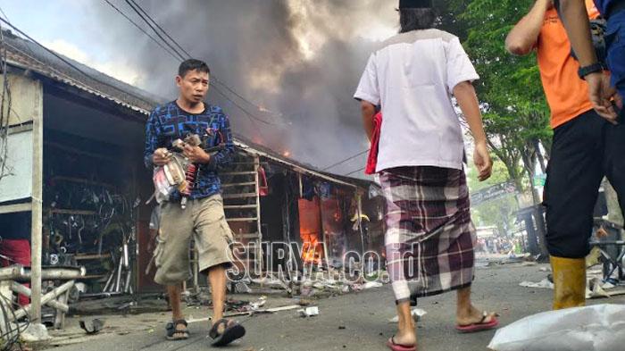 Gara-gara Bakar Kambing, Pasar Loak Serangin di Lumajang Dilahap Si Jago Merah