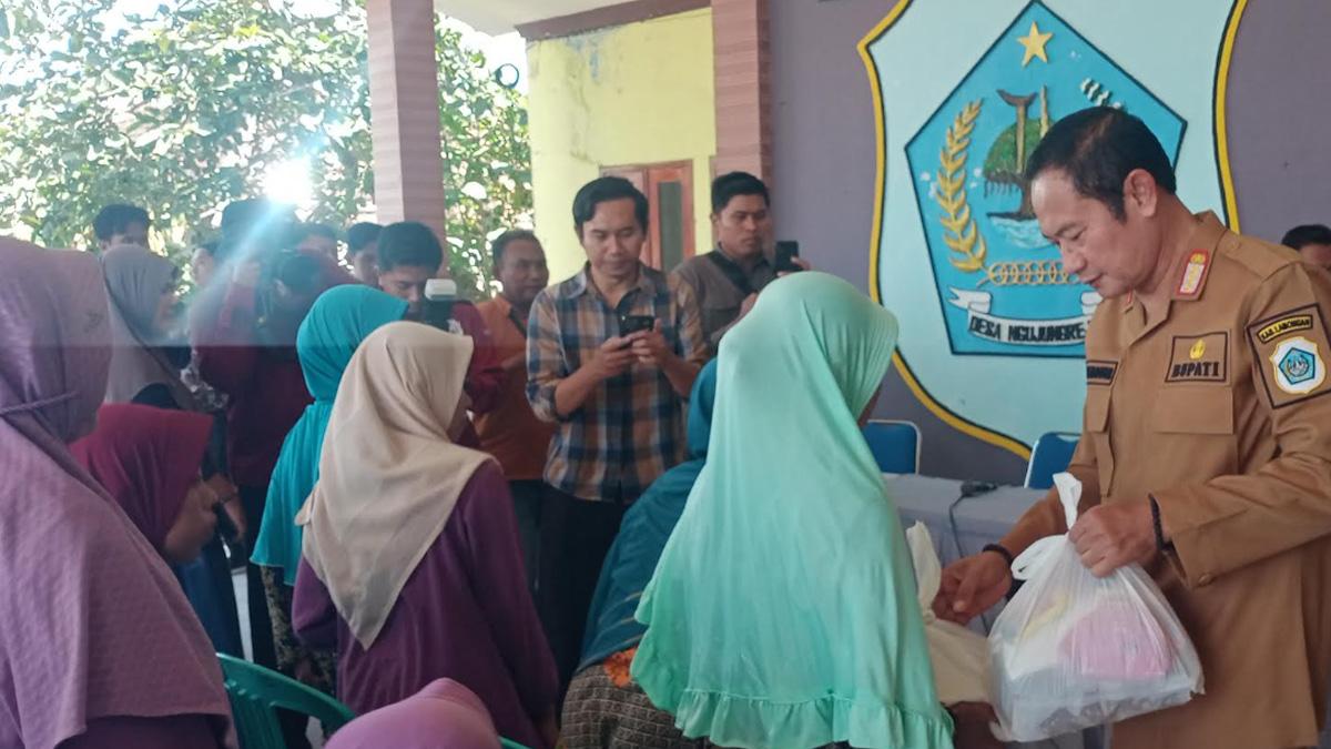 Bantuan Beras 32 Ton dan Sembako untuk Warga Lima Kecamatan Terdampak Banjir Lamongan