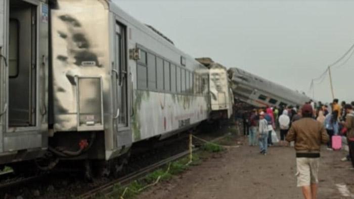 Kecelakaan-KA-Turangga-vs-KA-Lokal-di-Cicalengka-Bandung-4.jpg