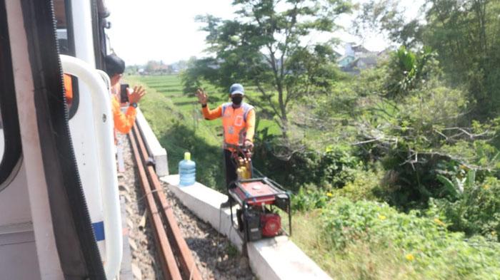 Mudik Lebaran 2023, KAI Daop 8 Surabaya Pastikan Jalur Kereta Dalam Kondisi Prima