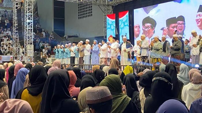 Kegiatan-sholawat-kebangsaan-yang-digelar-di-GOR-Bima-Sakti.jpg
