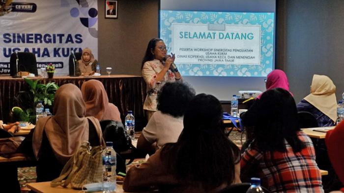 Diskop UKM Jatim & Anggota Komisi B DPRD Jatim Agatha Retnosari Ajak Pengusaha Buat Produk Inovatif
