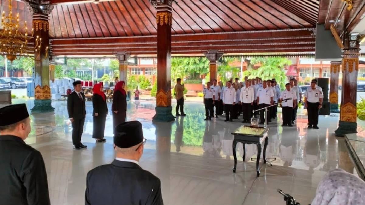 Bupati Mojokerto Lantik 3 Kepala Dinas OPD, Tekankan Percepatan Program Strategis Daerah
