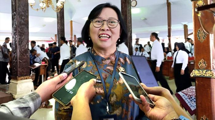 Kepala-Dinkes-Kabupaten-Blitar-Christine-Indrawati-2352025.jpg