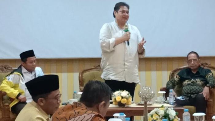 Ketua-DPD-Partai-Golkar-Jatim-M-Sarmuji-jaket-kuning-beberapa-waktu-lalu.jpg