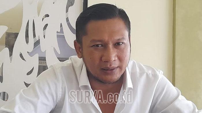 Ketua-DPRD-Kabupaten-Lumajang-Eko-Adis-Prayoga-baju-putih.jpg