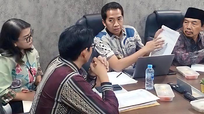 ‎Perjuangkan Tanah Ribuan Warga Surabaya, Komisi C Temui ATR/BPN dan Pertamina