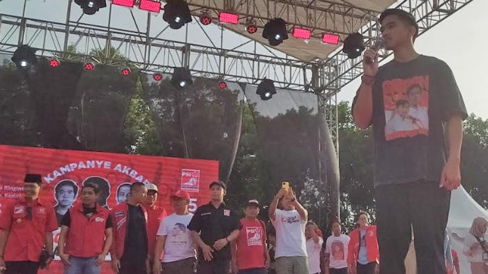 Ketua-Umum-DPP-PSI-Kaesang-Pangarep-disambut-ribuan-massa.jpg