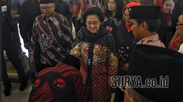 Ketua-Umum-PDI-Perjuangan-Megawati-Soekarnoputri-di-Perpustakaan-Bung-Karno.jpg