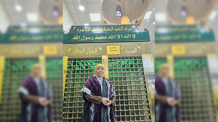 Ziarah ke Makam Ahli Tasawuf Junaid Al Baghdadi di Irak, Khofifah Dapat Hadiah Selendang Kiswah