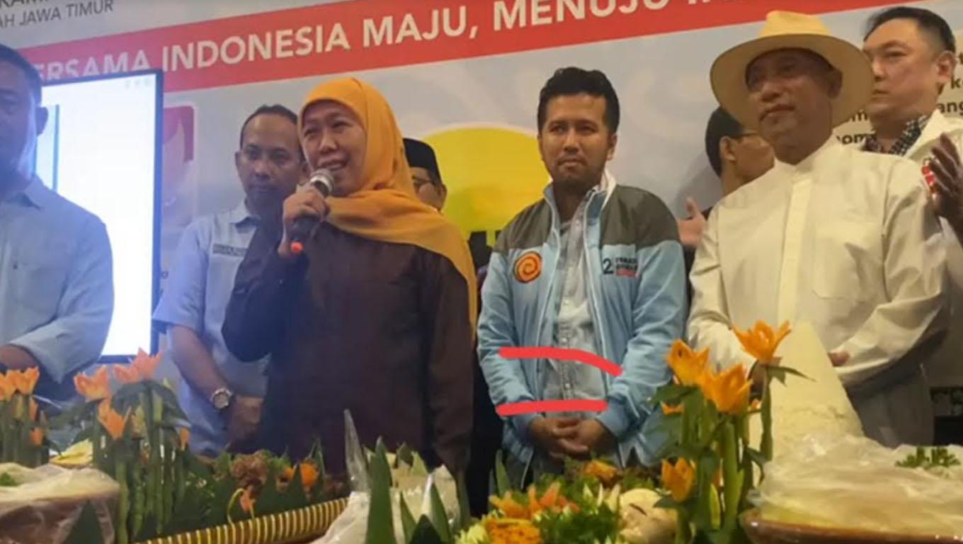 Khofifah-tumpengan-menang-pemilu.jpg