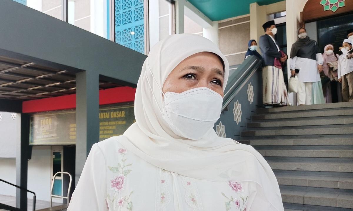 Khofifah-usai-melaksanakan-salat-idul-fitri-di-Masjid-Nasional-Al-Akbar-Kota-Surabaya.jpg