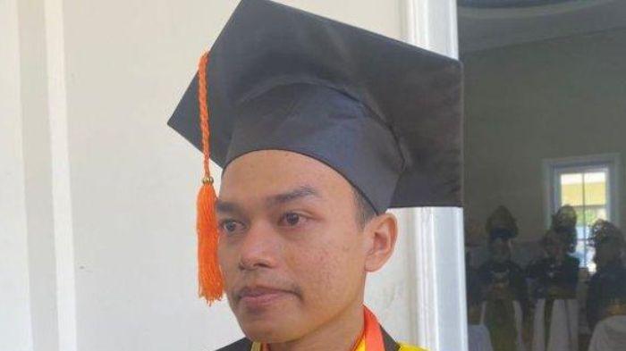 Kisah-Adi-Anak-Buruh-Jadi-Wisudawan-TerbaikSTISIP-Syamsul-Ulum-Ingin-Angkat-Derajat-Orang-Tua.jpg