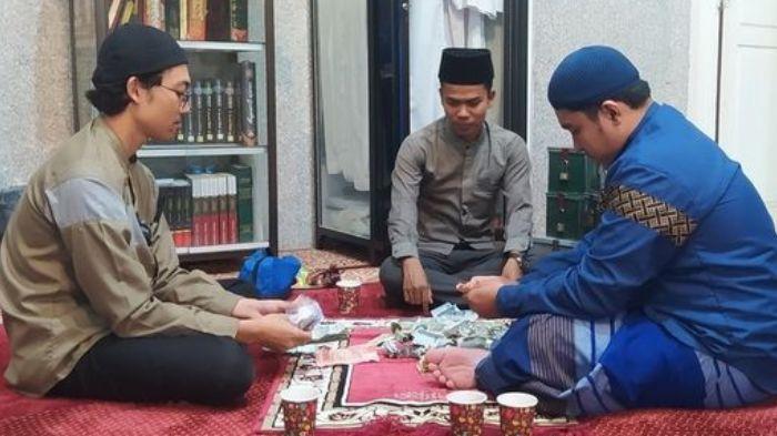 Kisah Mahasiswa Mengabdikan Diri Jadi Marbut Masjid, Didukung Orang Tua meski Upah Rp 300 Ribu
