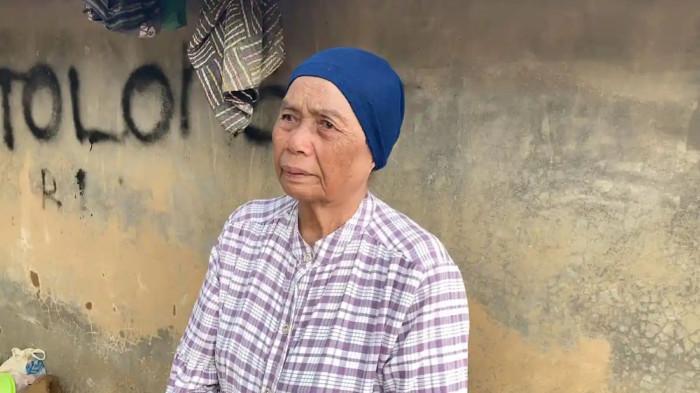 Kisah-Nenek-71-Tahun-Selamat-dari-Banjir-Bandang-Kayu-Gelondongan-di-Tapteng-Sumatera-Utara.jpg