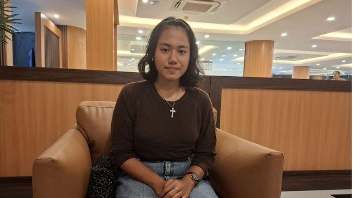 Kisah-Perjuangan-Ines-Kustanti-Rela-Jauh-jauh-dari-Papua-demi-Ikut-SNBT-2025-di-Unair-Surabaya.jpg