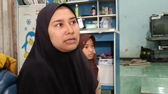 Kisah-Zulfa-Siswi-SMP-di-Garut-Sekolah-Sambil-Asuh-Adik-Down-Syndrom-Sementara-Orangtua-ke-Sawah.jpg