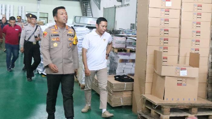 Polisi Cek Logistik dan Kesiapan Pengamanan Pemilu 2024 di Sidoarjo