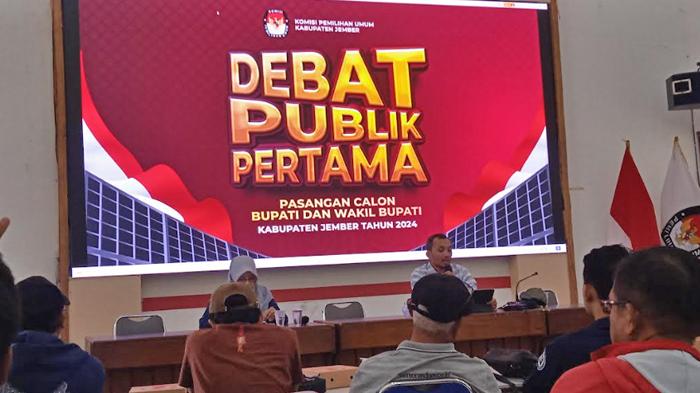 Komisioner-KPU-Jember-Andi-Wasis-paparkan-teknis-debat-publik-Pilkada-Jember-2024.jpg
