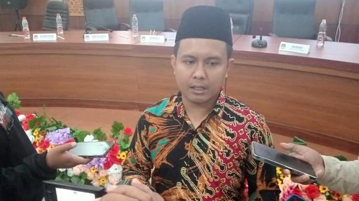 Komisioner-KPU-Jombang-Divisi-Perencanaan-Data-dan-Informasi-Danang-Subandono.jpg