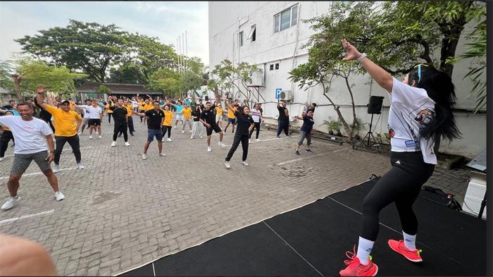 Ratusan Karyawan Kompas Gramedia di Jatim Senam Bersama Semarakkan KG Cup 2024