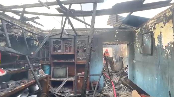 Kondisi-kebakaran-rumah-di-Mandepo-Duduksampeyan-Gresik.jpg