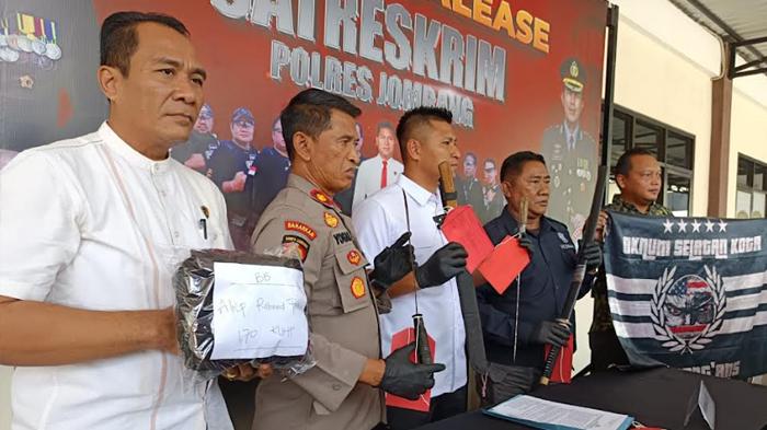 Konferensi-Pers-Aksi-Anggota-Gangster-di-Mojoagung-Jombang.jpg