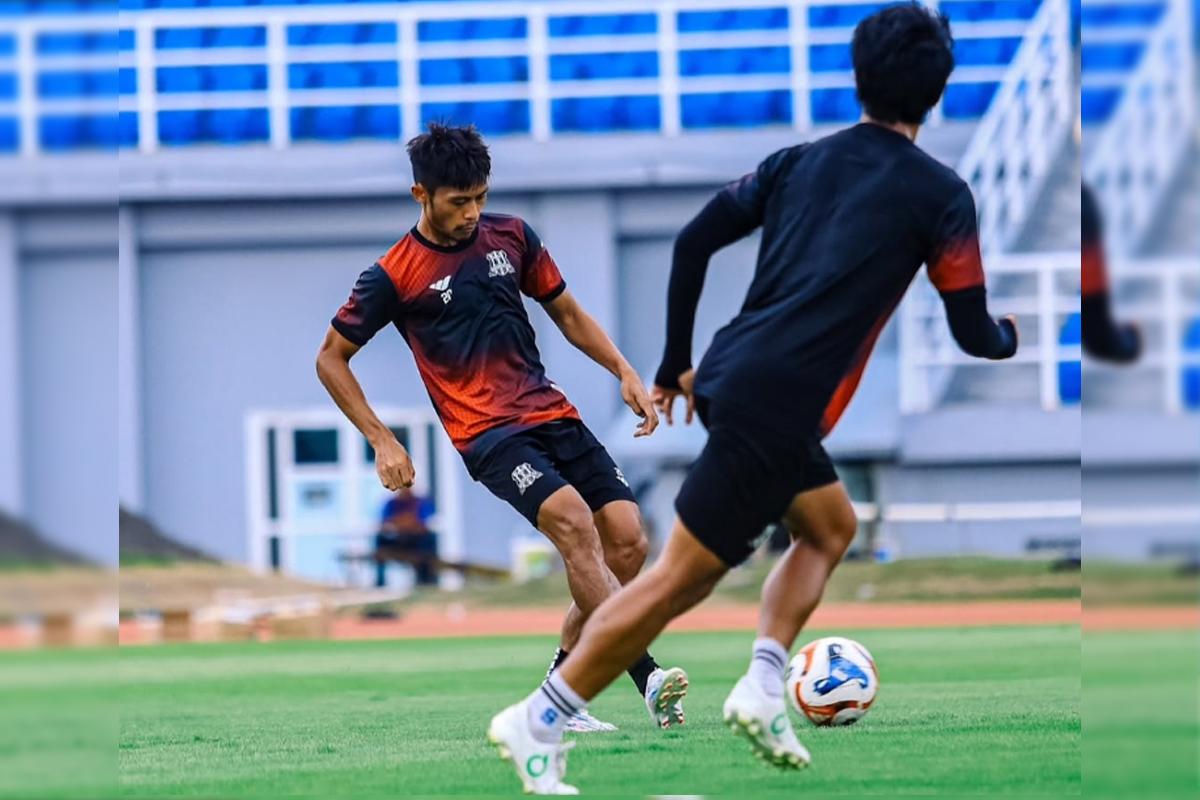 LATIHAN-jelang-menjamu-Persiba-Balikpapan-di-Stadion-Gelora-Delta-Sidoarjo-Jumat-7112025.jpg