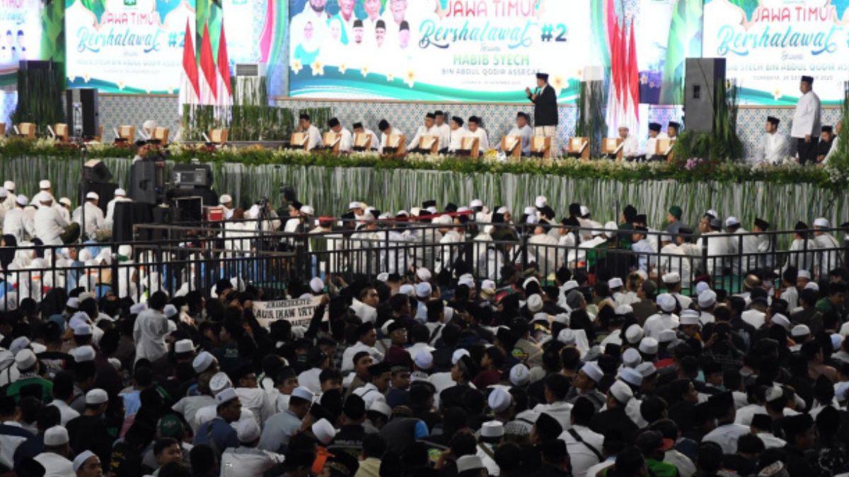 Lirik-Qasidah-Qod-Faza-Man-Hasaba-Beserta-Terjemahan.jpg