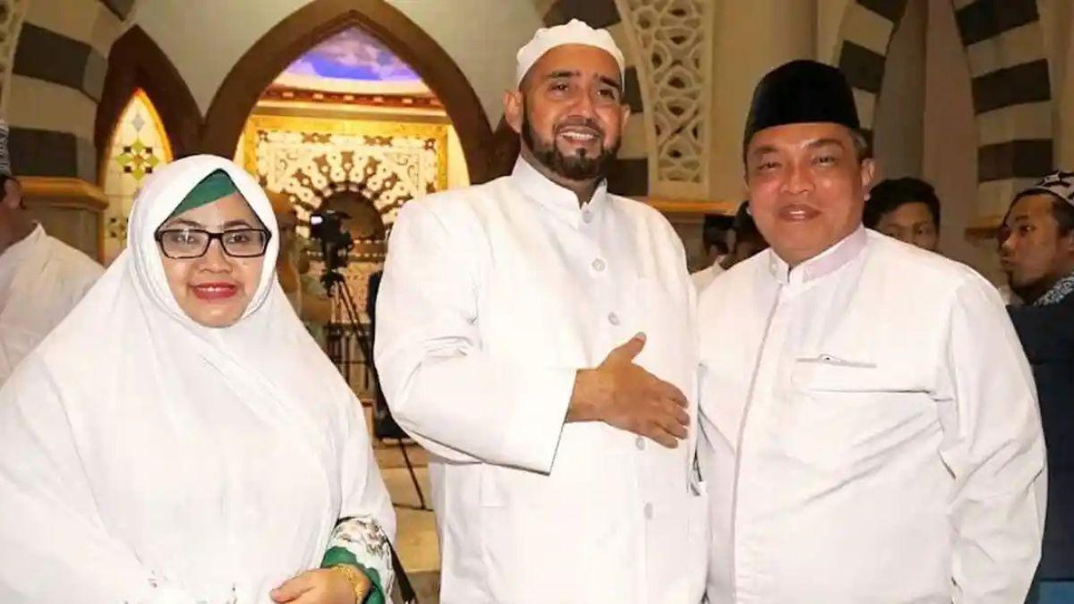 Lirik Rohatil Athyaru Tasydu Dipopulerkan Habib Syech Bin Abdul Qadir Assegaf