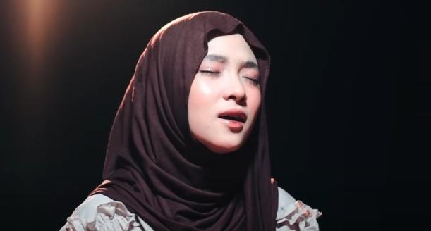 Lirik-Sholawat-Ya-Robbi-Sallimna-versi-Nissa-Sabyan.jpg