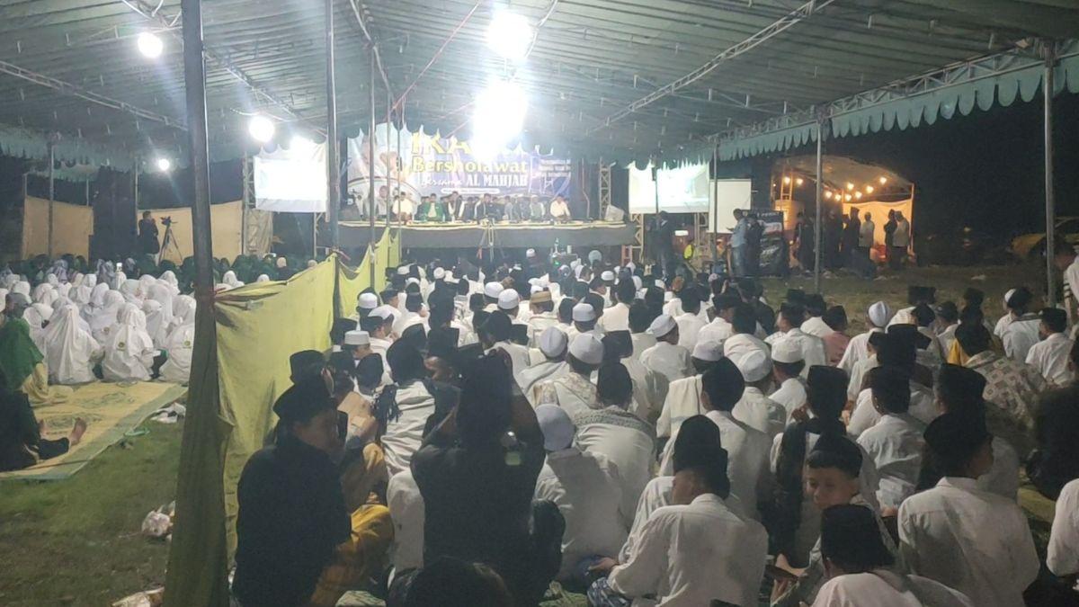 Lirik Syair Jallan Man Syarrof, Beserta Terjemahannya