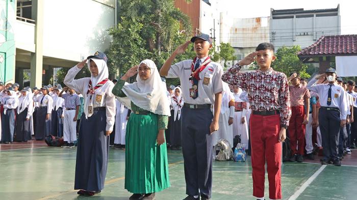 Tegas Tak Ada Lagi Perpeloncoan Saat MPLS, Dindik Jatim Awasi Ketat di Seluruh Sekolah - Surya.co.id