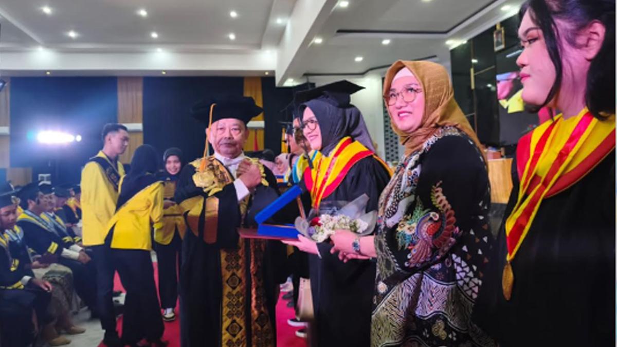 Magister-Angkatan-XXXIV-Tahun-2026-di-Graha-Ubhara-Surabaya-Rabu-1762026.jpg