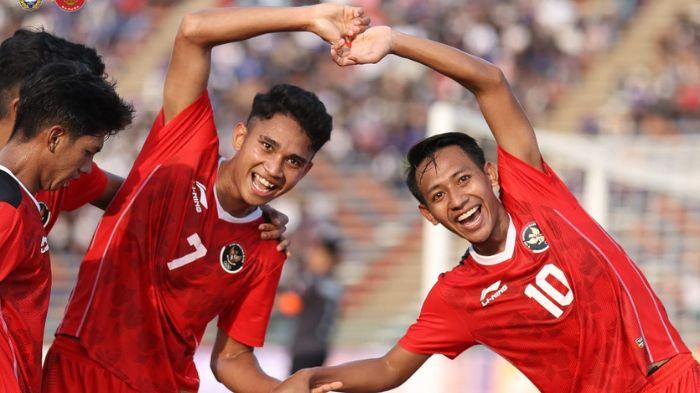 Marselino-Ferdinan-saat-merayakan-gol-bersama-Beckham-Putra.jpg