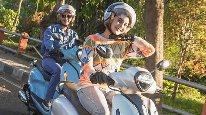 Meme-saat-mengendarai-motor-Yamaha-Grand-Filano-Hybrid-Connected-kesayangannya.jpg