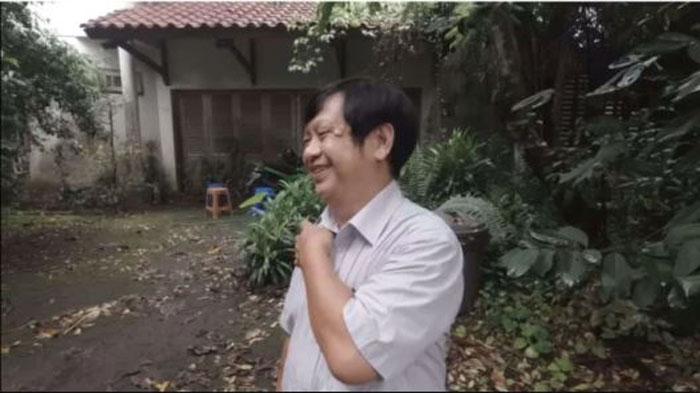 Mirip-Pak-Budi-Warga-Surabaya-Eks-Miliarder-Ini-Hidup-Sebatang-Kara-di-Rumah-Mewah-Terbengkalai.jpg