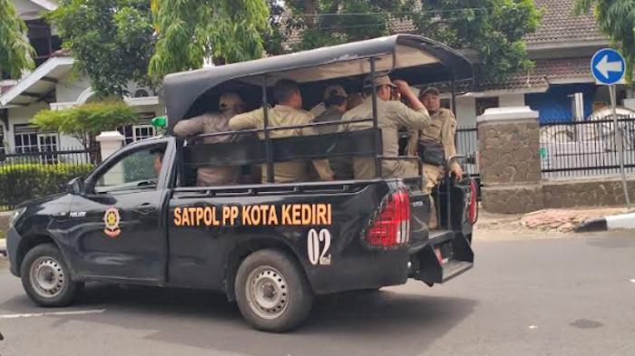 Mobil-patroli-Satpol-PP-Kota-Kediri.jpg